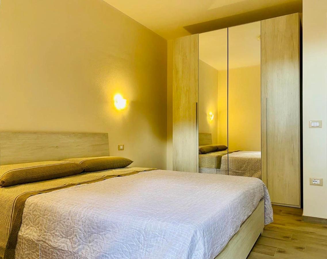 Apartament Nuova Residenza Dei 7 Pini A Pochi Passi Dal Mare Porto Pino Zewnętrze zdjęcie