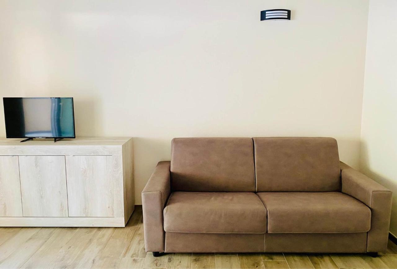 Apartament Nuova Residenza Dei 7 Pini A Pochi Passi Dal Mare Porto Pino Zewnętrze zdjęcie